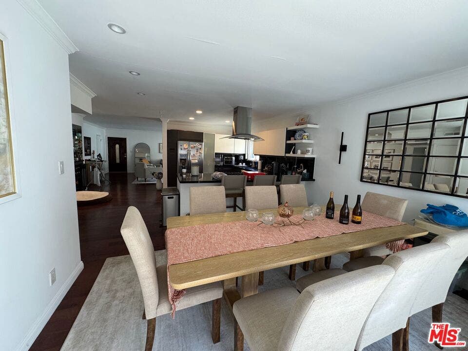 11652 Kiowa Avenue, Los Angeles, CA 90049