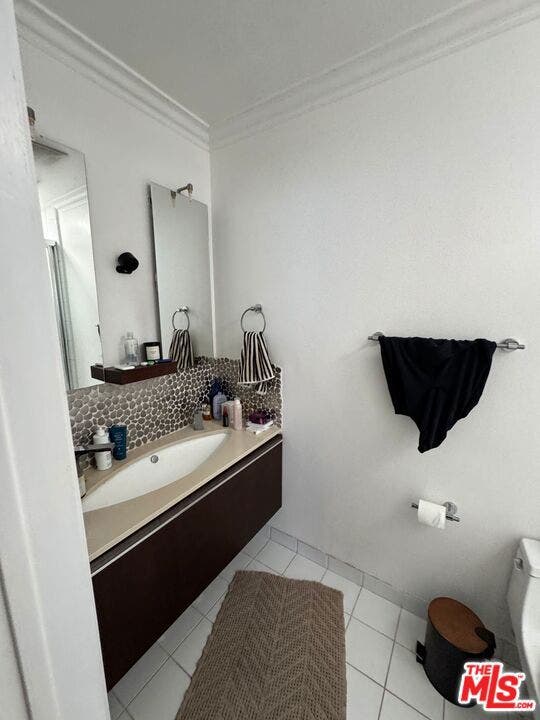 11652 Kiowa Avenue, Los Angeles, CA 90049