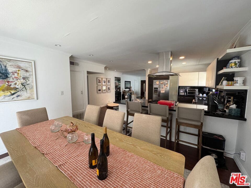 11652 Kiowa Avenue, Los Angeles, CA 90049