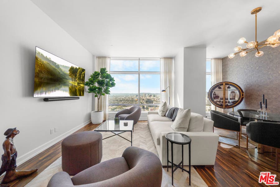Property photo for 900 W Olympic Boulevard, #28E, Los Angeles, CA