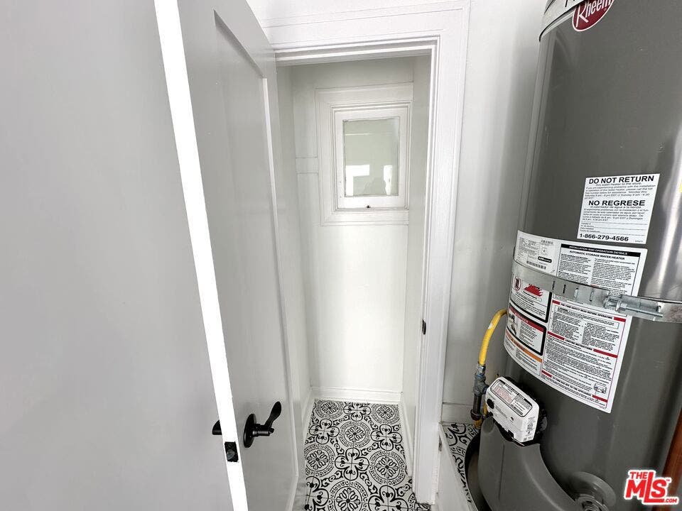643 S Cloverdale Avenue, #643 1/2, Los Angeles, CA 90036 643 S Cloverdale Avenue, #643 1/2, Los Angeles, CA 90036