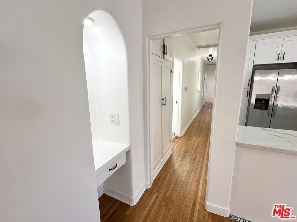 643 S Cloverdale Avenue, #643 1/2, Los Angeles, CA 90036 643 S Cloverdale Avenue, #643 1/2, Los Angeles, CA 90036