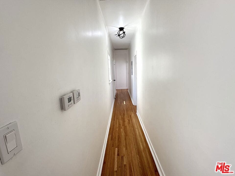 643 S Cloverdale Avenue, #643 1/2, Los Angeles, CA 90036 643 S Cloverdale Avenue, #643 1/2, Los Angeles, CA 90036