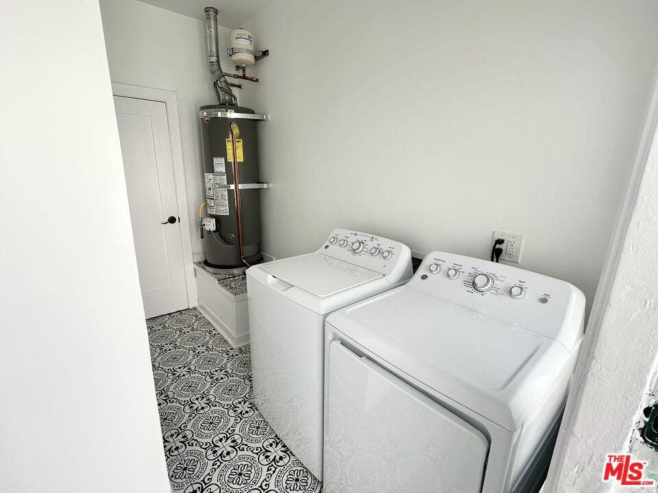 643 S Cloverdale Avenue, #643 1/2, Los Angeles, CA 90036 643 S Cloverdale Avenue, #643 1/2, Los Angeles, CA 90036