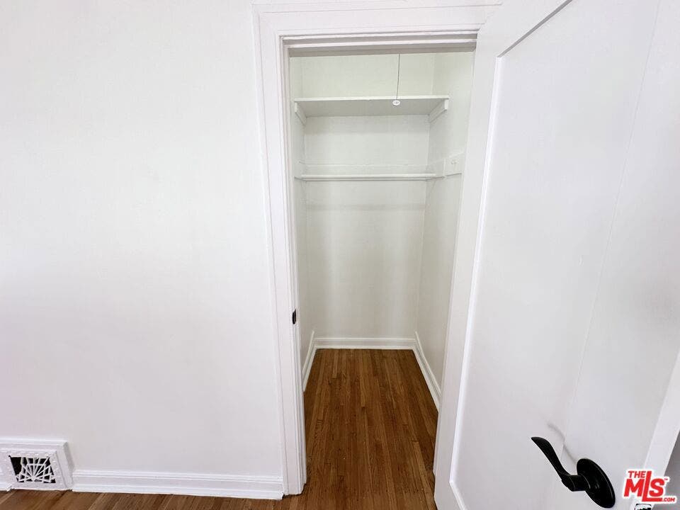 643 S Cloverdale Avenue, #643 1/2, Los Angeles, CA 90036 643 S Cloverdale Avenue, #643 1/2, Los Angeles, CA 90036