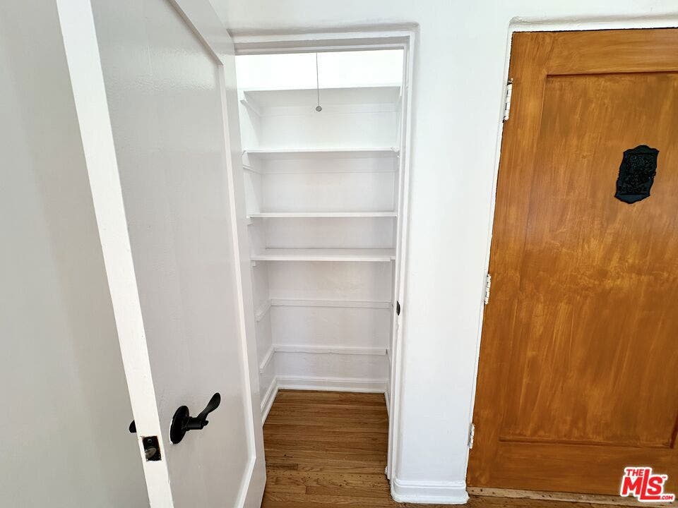 643 S Cloverdale Avenue, #643 1/2, Los Angeles, CA 90036 643 S Cloverdale Avenue, #643 1/2, Los Angeles, CA 90036