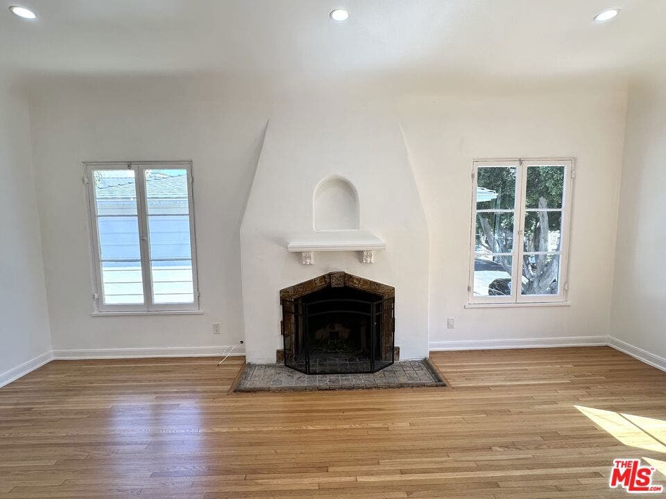 643 S Cloverdale Avenue, #643 1/2, Los Angeles, CA 90036 643 S Cloverdale Avenue, #643 1/2, Los Angeles, CA 90036