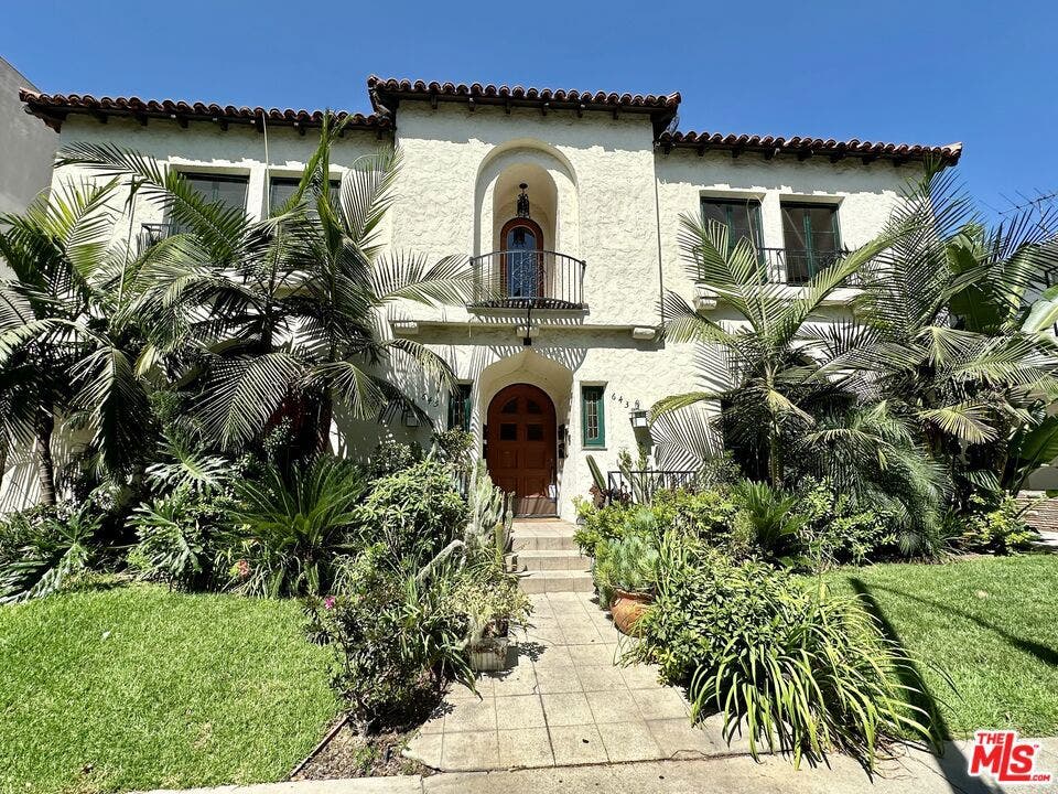 643 S Cloverdale Avenue, #643 1/2, Los Angeles, CA 90036 643 S Cloverdale Avenue, #643 1/2, Los Angeles, CA 90036