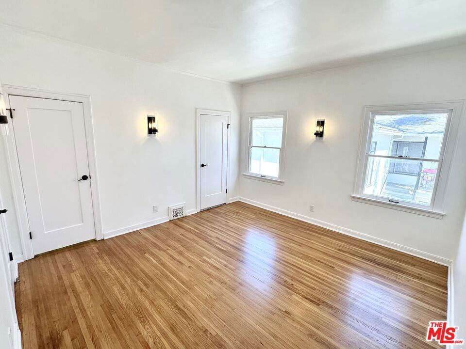 643 S Cloverdale Avenue, #643 1/2, Los Angeles, CA 90036 643 S Cloverdale Avenue, #643 1/2, Los Angeles, CA 90036