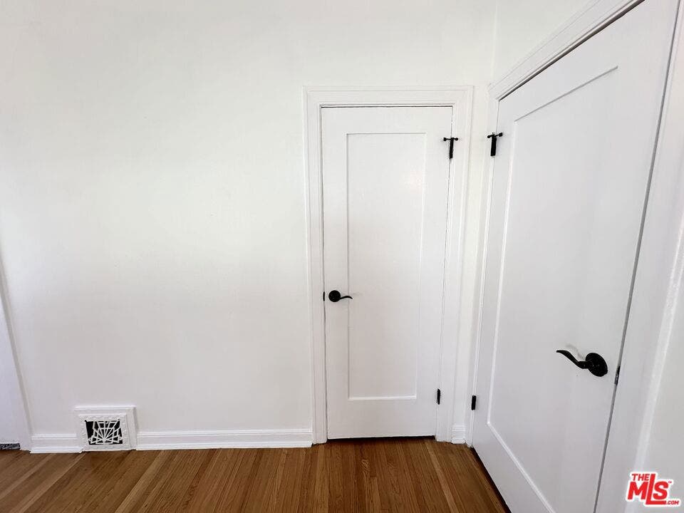 643 S Cloverdale Avenue, #643 1/2, Los Angeles, CA 90036 643 S Cloverdale Avenue, #643 1/2, Los Angeles, CA 90036