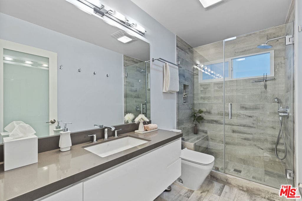 1362 Palisades Beach Road, Santa Monica, CA 90401