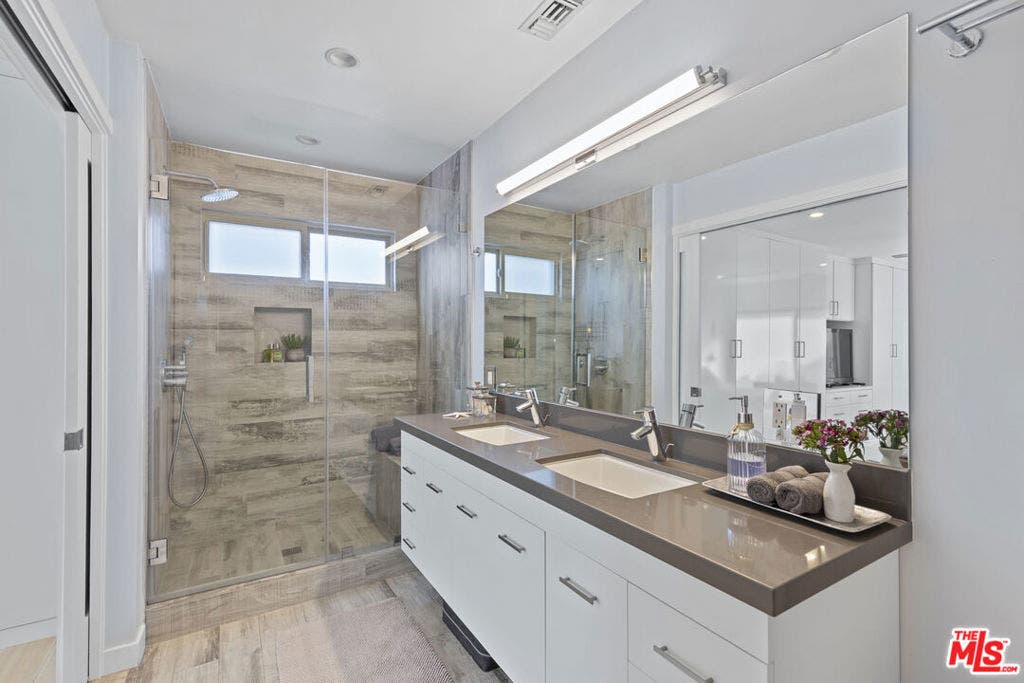 1362 Palisades Beach Road, Santa Monica, CA 90401