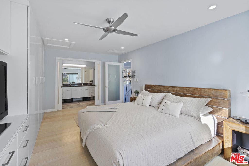 1362 Palisades Beach Road, Santa Monica, CA 90401