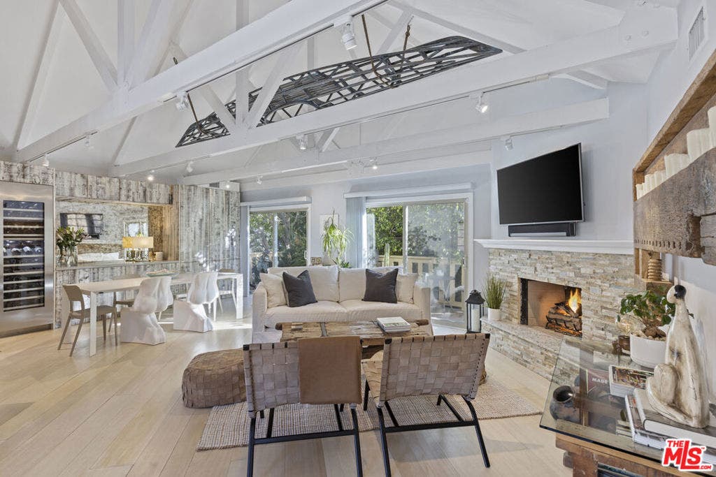 1362 Palisades Beach Road, Santa Monica, CA 90401