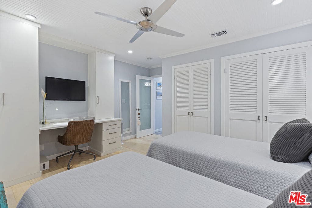 1362 Palisades Beach Road, Santa Monica, CA 90401