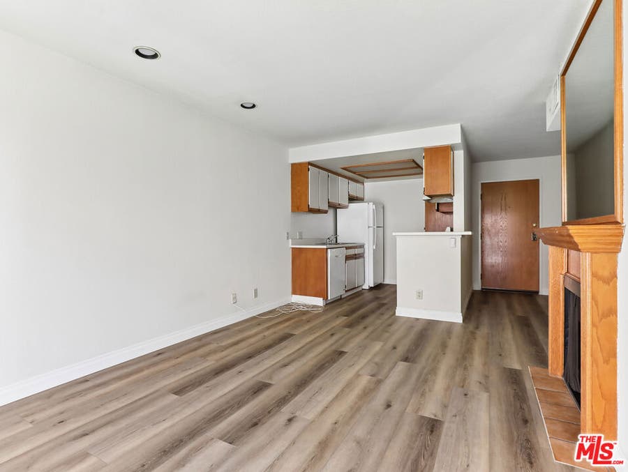 Property photo for 1519 N Martel Avenue, #206, Los Angeles, CA