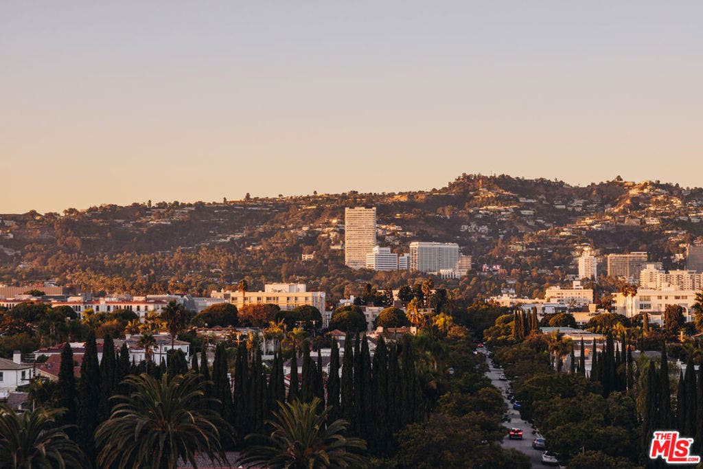 9200 Wilshire Boulevard, #301E, Beverly Hills, CA 90212