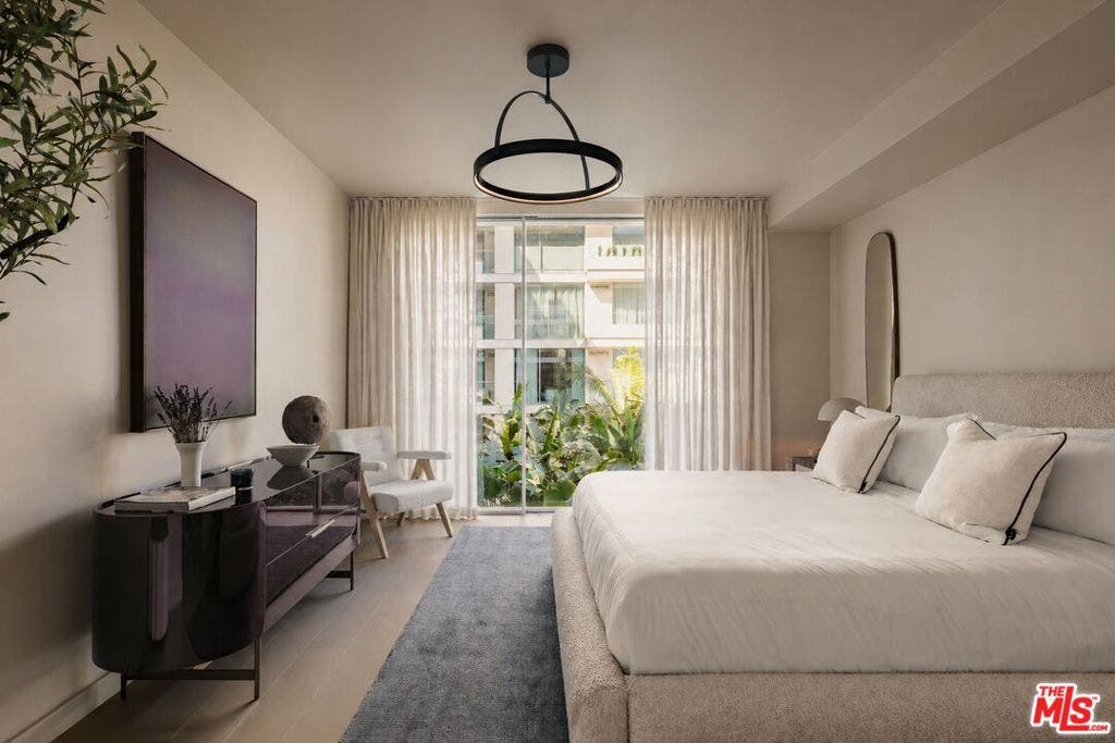 9200 Wilshire Boulevard, #301E, Beverly Hills, CA 90212