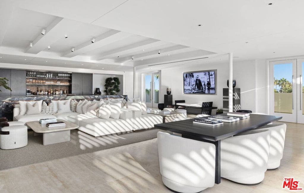 9200 Wilshire Boulevard, #301E, Beverly Hills, CA 90212