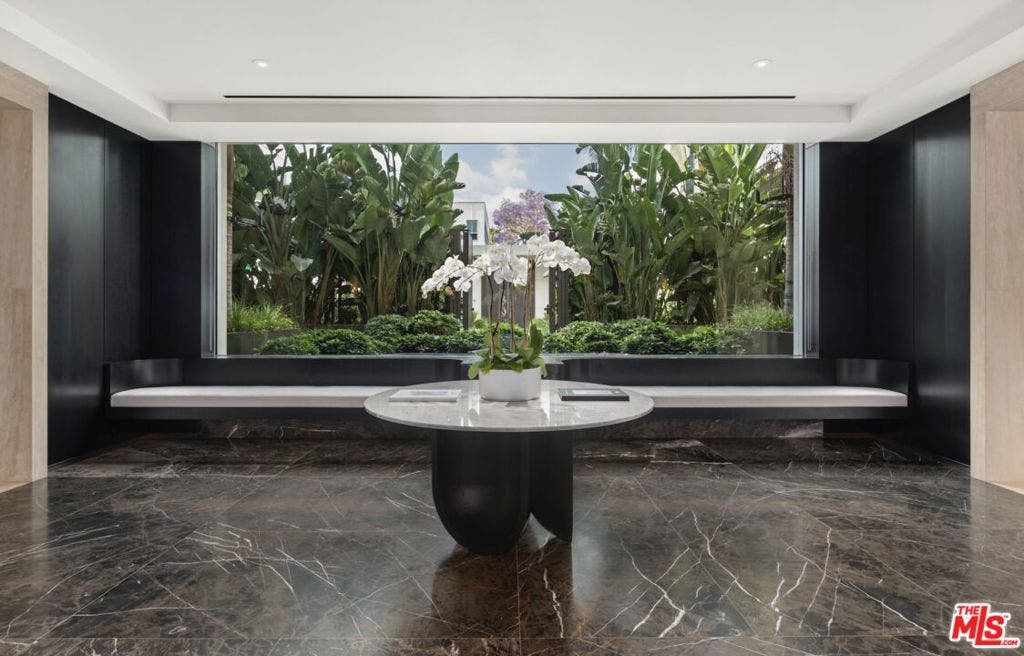 9200 Wilshire Boulevard, #301E, Beverly Hills, CA 90212