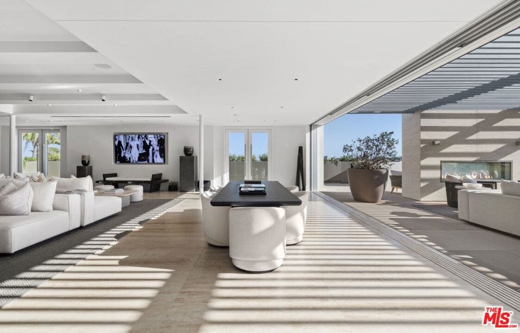9200 Wilshire Boulevard, #301E, Beverly Hills, CA 90212