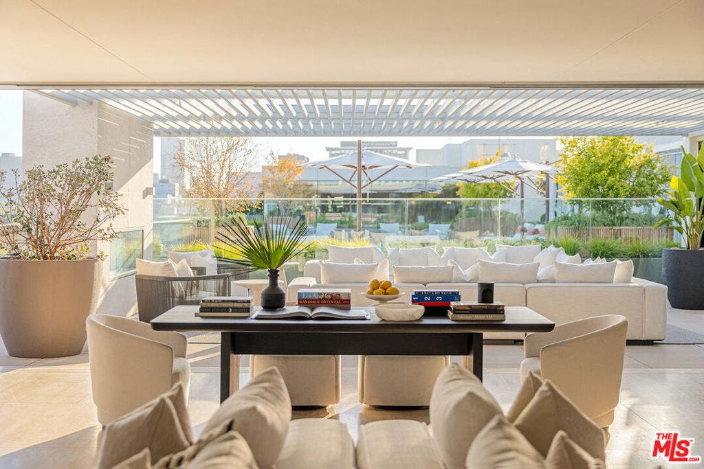 9200 Wilshire Boulevard, #301E, Beverly Hills, CA 90212