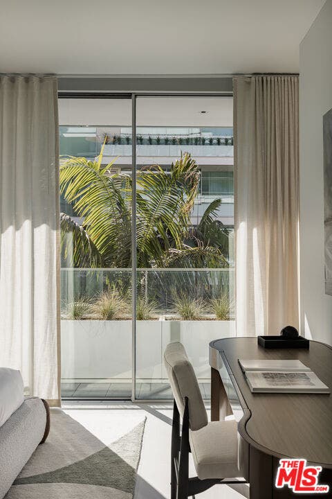 9200 Wilshire Boulevard, #301E, Beverly Hills, CA 90212