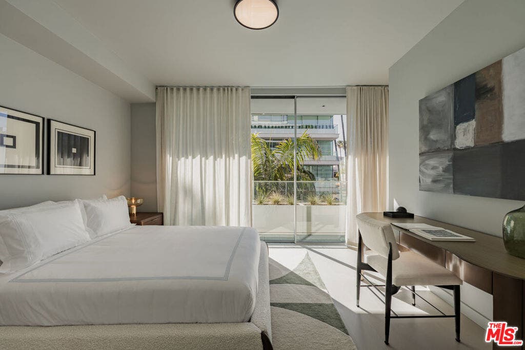 9200 Wilshire Boulevard, #301E, Beverly Hills, CA 90212