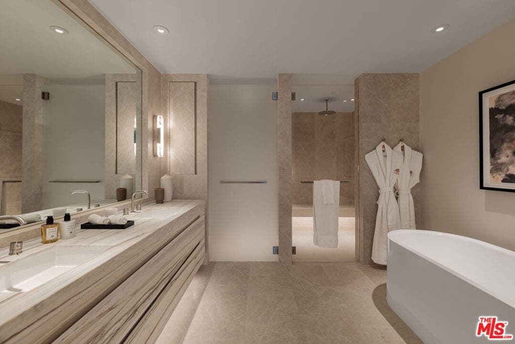 9200 Wilshire Boulevard, #301E, Beverly Hills, CA 90212