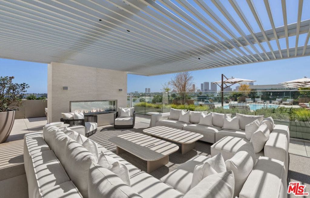 9200 Wilshire Boulevard, #301E, Beverly Hills, CA 90212
