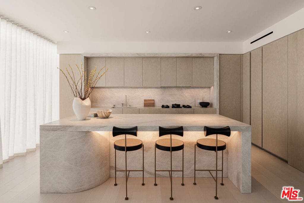9200 Wilshire Boulevard, #301E, Beverly Hills, CA 90212