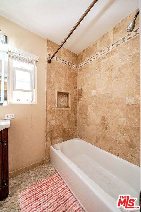 359 Blackshear Avenue, Los Angeles, CA 90022 359 Blackshear Avenue, Los Angeles, CA 90022