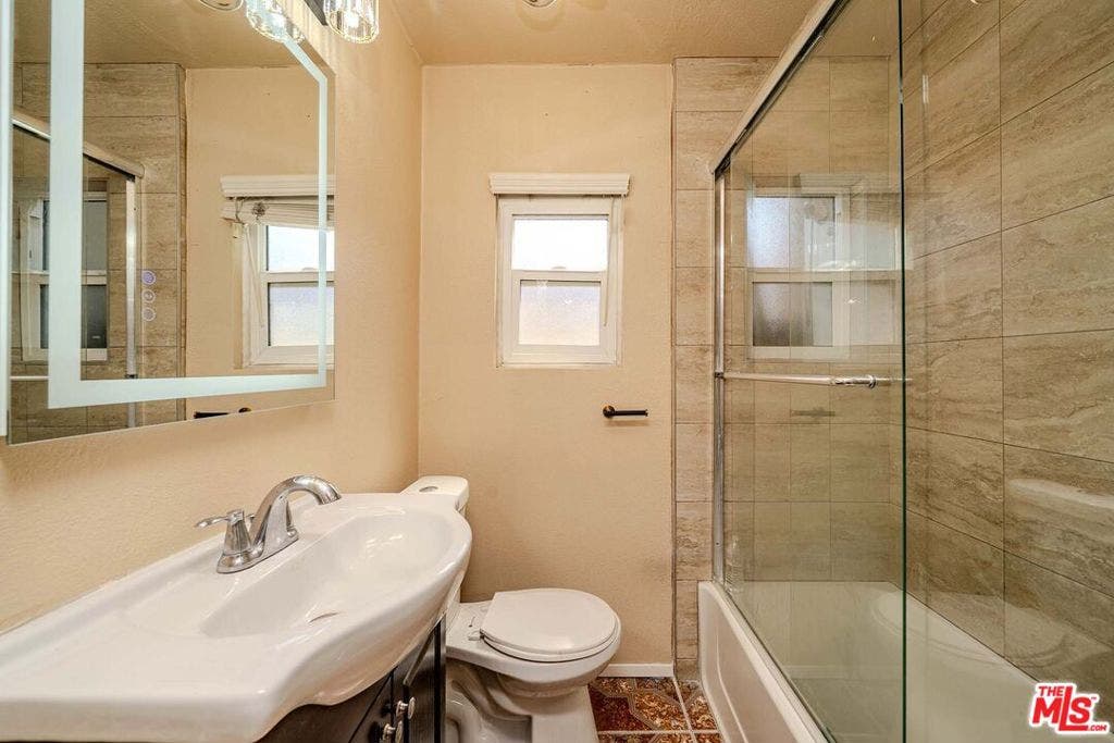 359 Blackshear Avenue, Los Angeles, CA 90022 359 Blackshear Avenue, Los Angeles, CA 90022