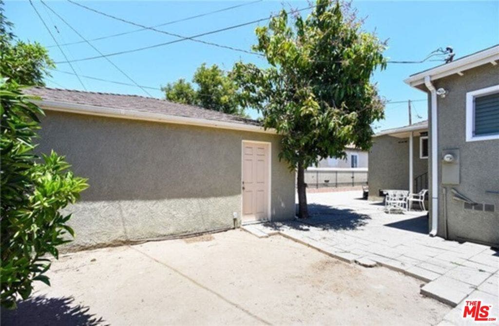 359 Blackshear Avenue, Los Angeles, CA 90022 359 Blackshear Avenue, Los Angeles, CA 90022