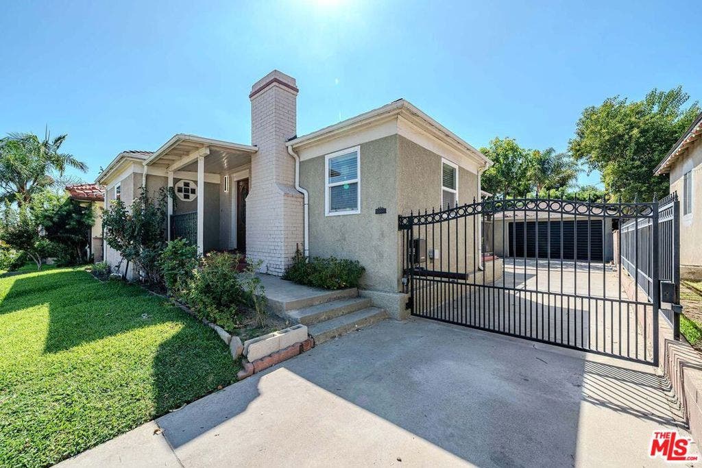359 Blackshear Avenue, Los Angeles, CA 90022 359 Blackshear Avenue, Los Angeles, CA 90022