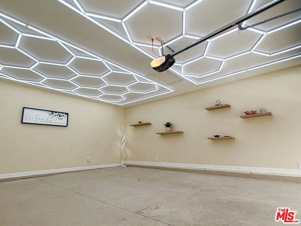 359 Blackshear Avenue, Los Angeles, CA 90022 359 Blackshear Avenue, Los Angeles, CA 90022