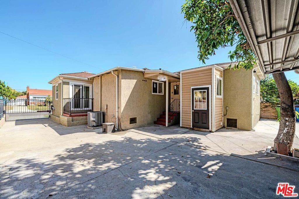 359 Blackshear Avenue, Los Angeles, CA 90022 359 Blackshear Avenue, Los Angeles, CA 90022