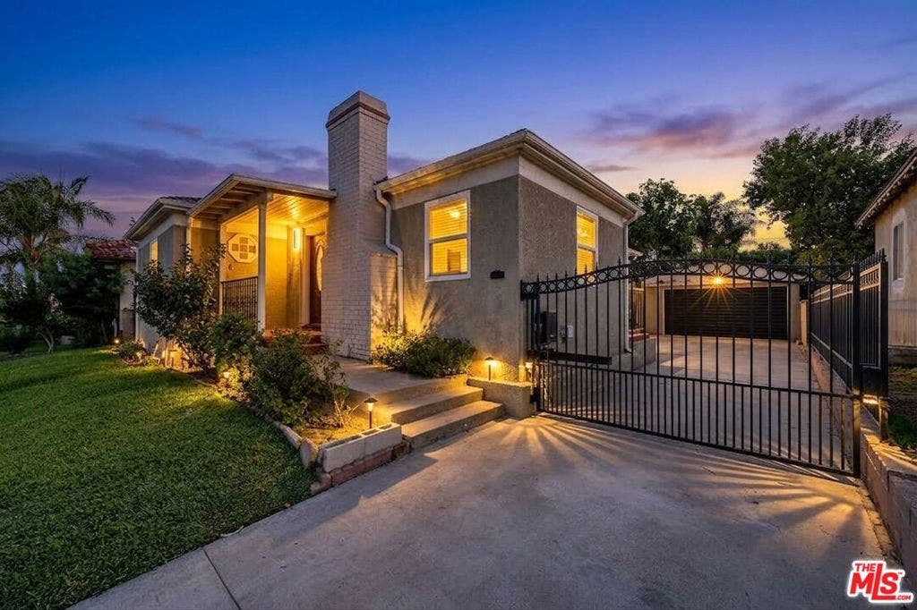 359 Blackshear Avenue, Los Angeles, CA 90022 359 Blackshear Avenue, Los Angeles, CA 90022