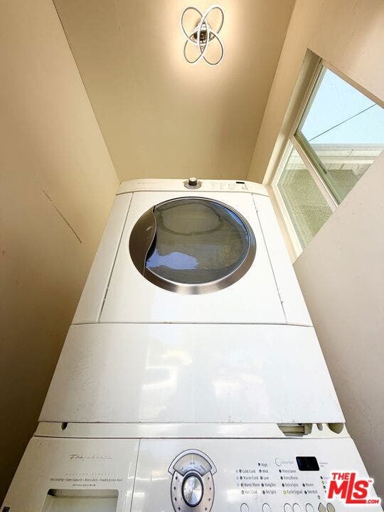 359 Blackshear Avenue, Los Angeles, CA 90022 359 Blackshear Avenue, Los Angeles, CA 90022