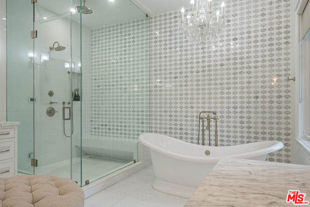 126 N Canyon View Drive, Los Angeles, CA 90049