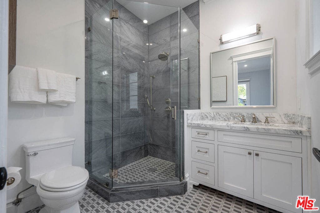 126 N Canyon View Drive, Los Angeles, CA 90049