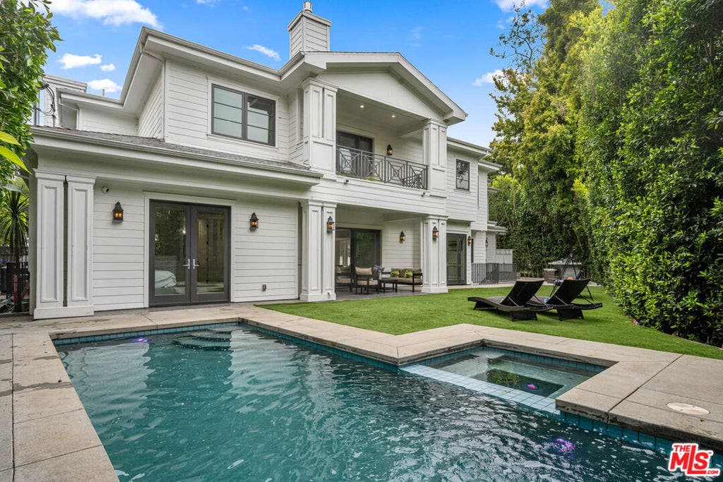126 N Canyon View Drive, Los Angeles, CA 90049