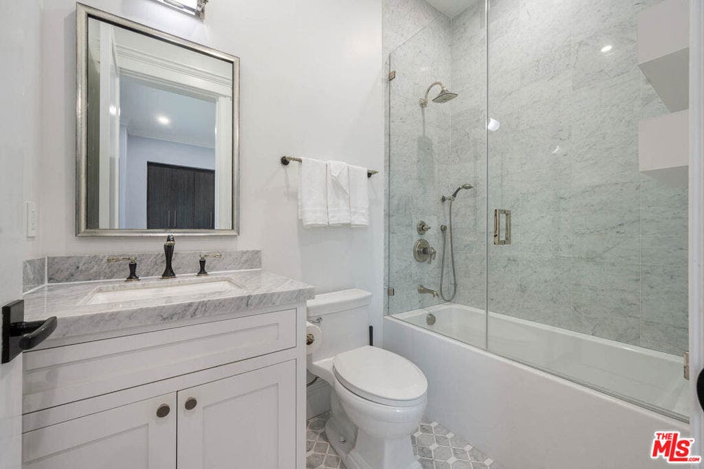 126 N Canyon View Drive, Los Angeles, CA 90049