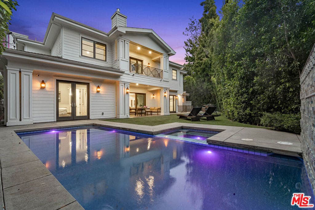 126 N Canyon View Drive, Los Angeles, CA 90049