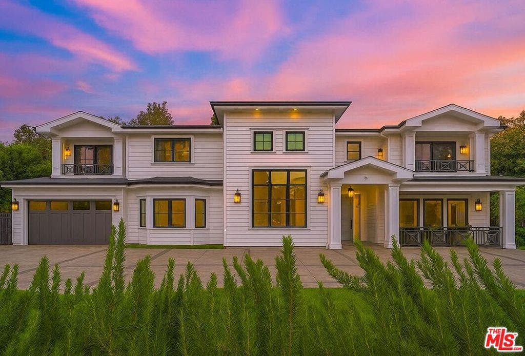 126 N Canyon View Drive, Los Angeles, CA 90049