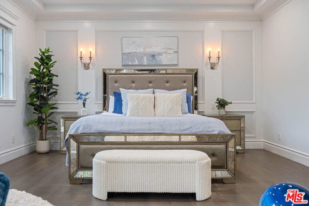 126 N Canyon View Drive, Los Angeles, CA 90049