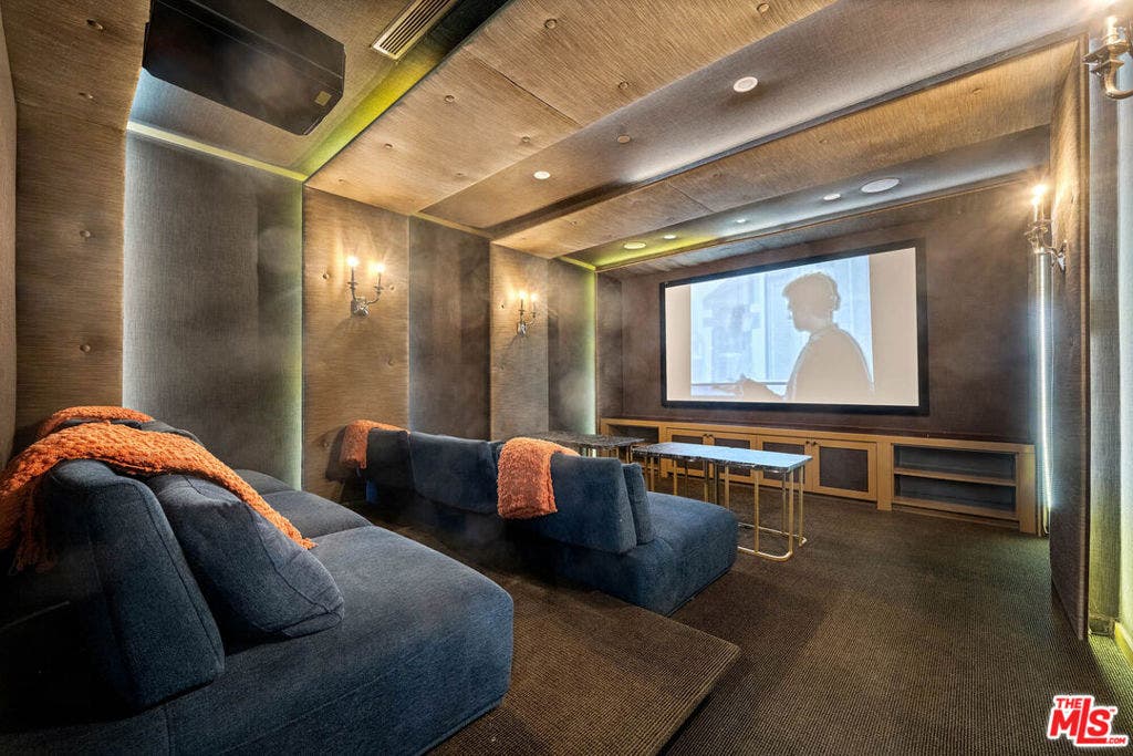 126 N Canyon View Drive, Los Angeles, CA 90049