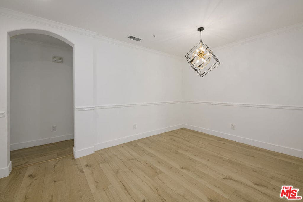 6263 Penfield Avenue, Woodland Hills, CA 91367 6263 Penfield Avenue, Woodland Hills, CA 91367