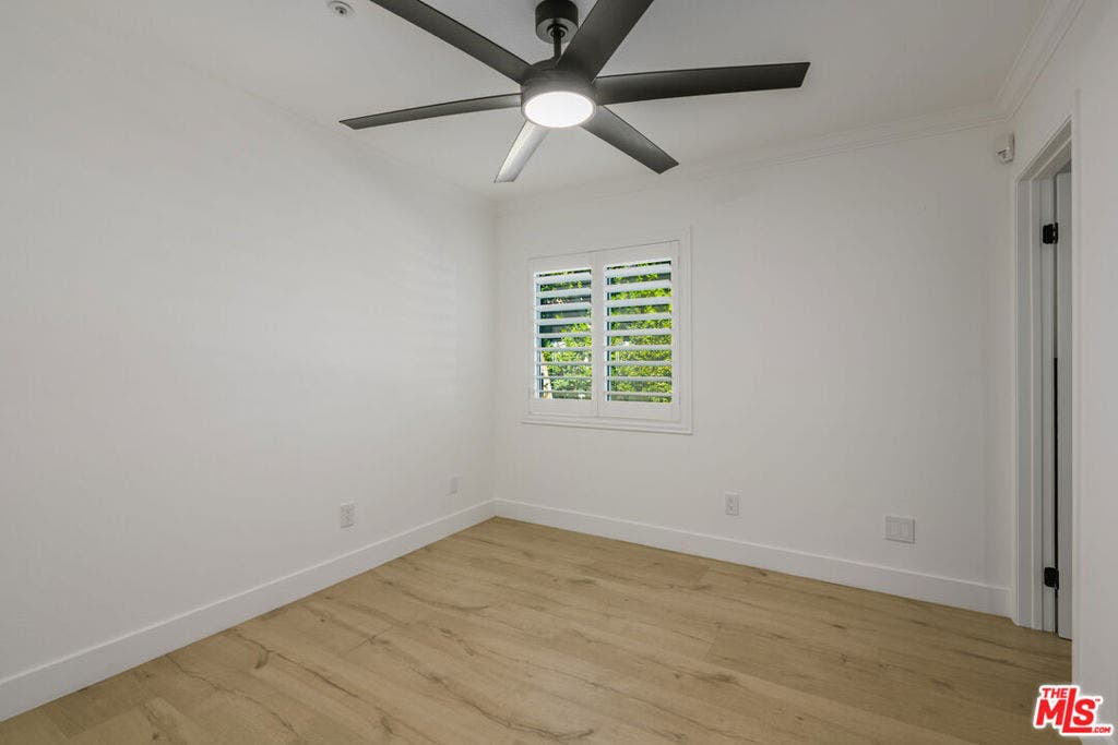 6263 Penfield Avenue, Woodland Hills, CA 91367 6263 Penfield Avenue, Woodland Hills, CA 91367