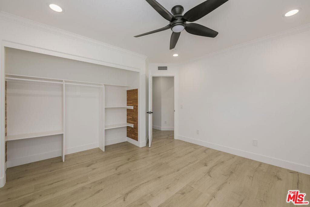 6263 Penfield Avenue, Woodland Hills, CA 91367 6263 Penfield Avenue, Woodland Hills, CA 91367